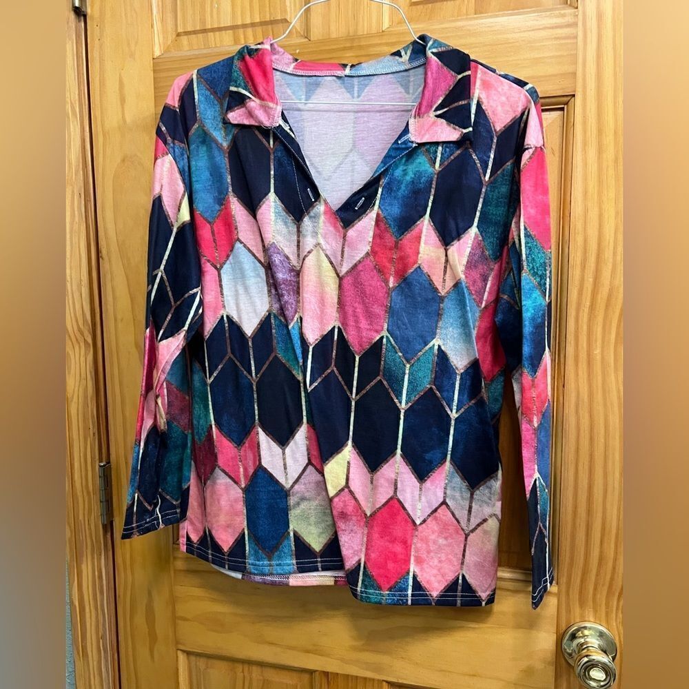 V-neck rainbow scales size small blouse